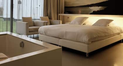 D-Hotel