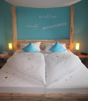 Double Room, Annex Building | Individually decorated, individually furnished, desk, iron/ironing board