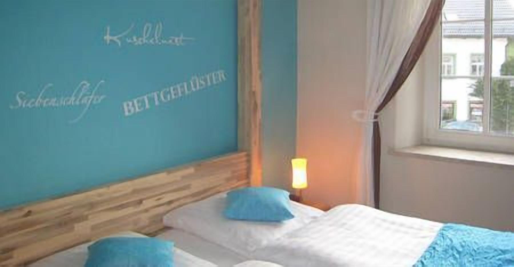 double room, annex building | individually decorated, individually furnished, desk, iron/ironing board