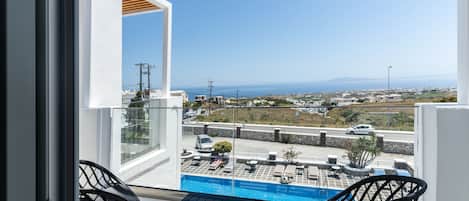 Caja de seguridad en la habitación y escritorio