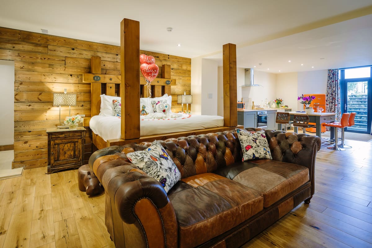 Deluxe Apartment, 1 King Bed, Jetted Tub