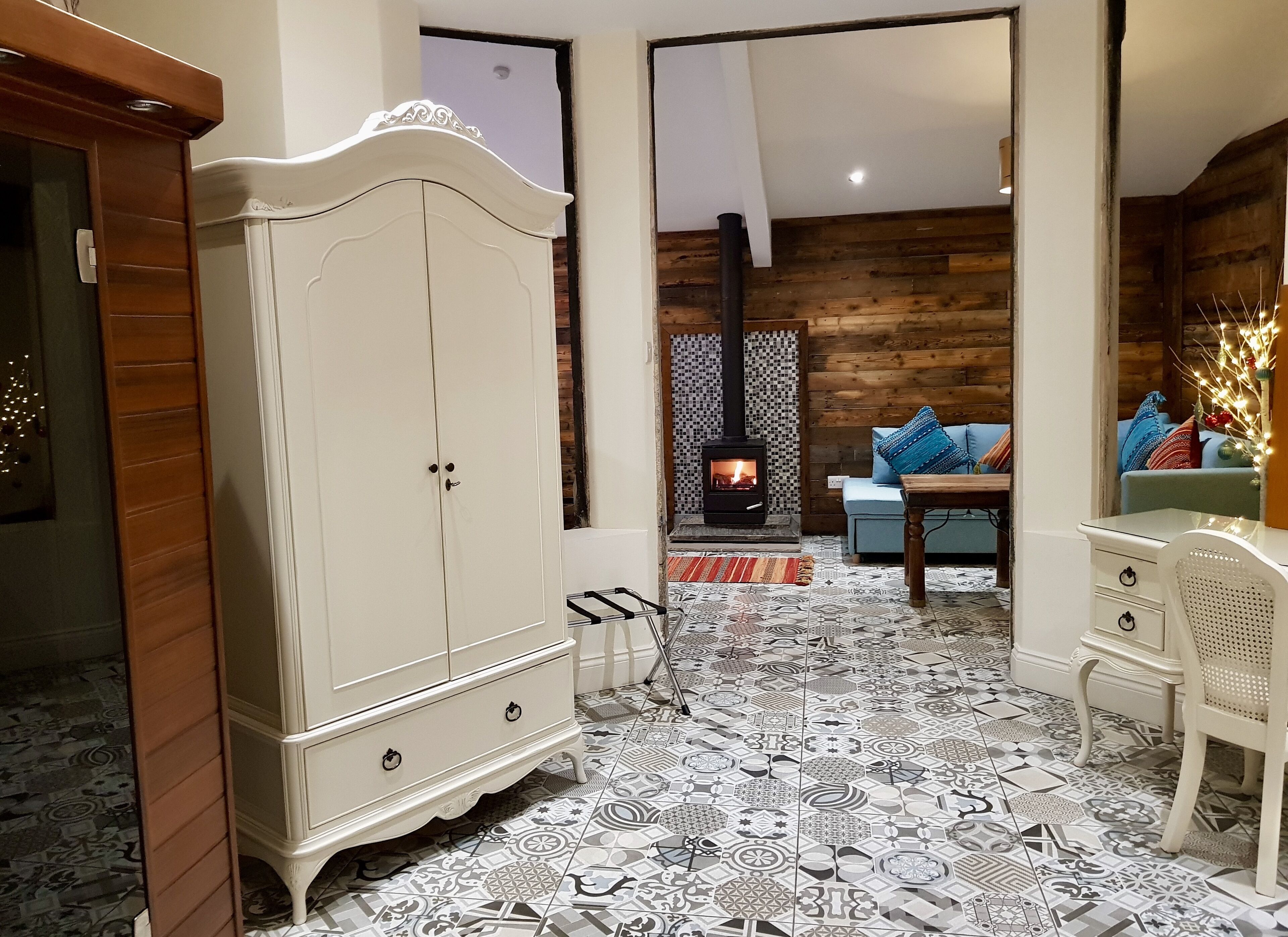 deluxe suite, jetted tub | egyptian cotton sheets, premium bedding, pillow-top beds