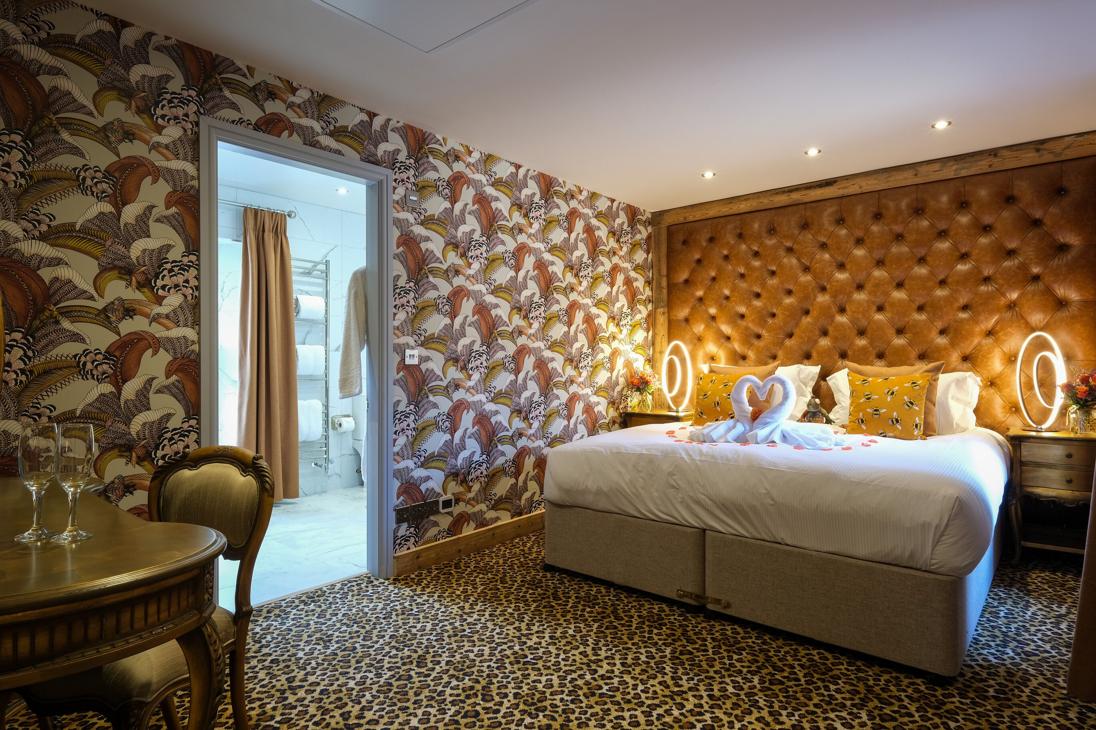 executive suite | egyptian cotton sheets, premium bedding, pillow-top beds