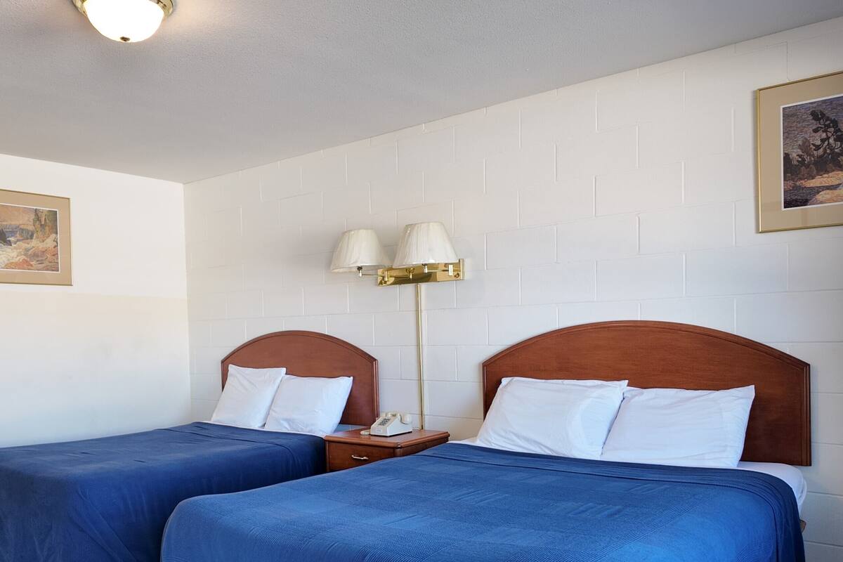 Room with 2 Queen Beds Non Smoking (Non Pet Friendly)