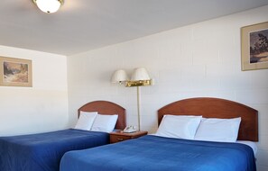 Room with 2 Queen Beds Non Smoking (Non Pet Friendly) | Desk, free WiFi - Prince Motel (Prince George)