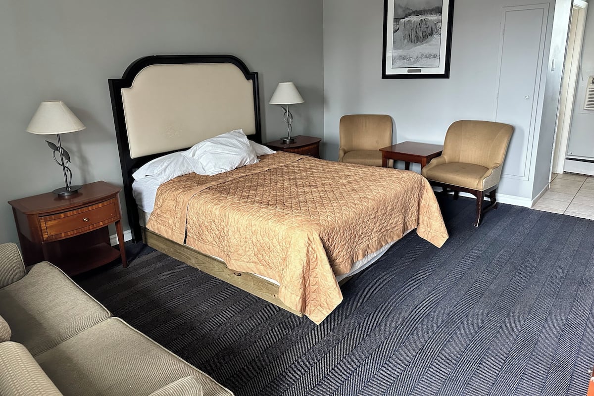 1 bedroom, desk, laptop workspace, blackout curtains