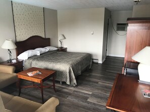 Deluxe Room, 1 Queen Bed