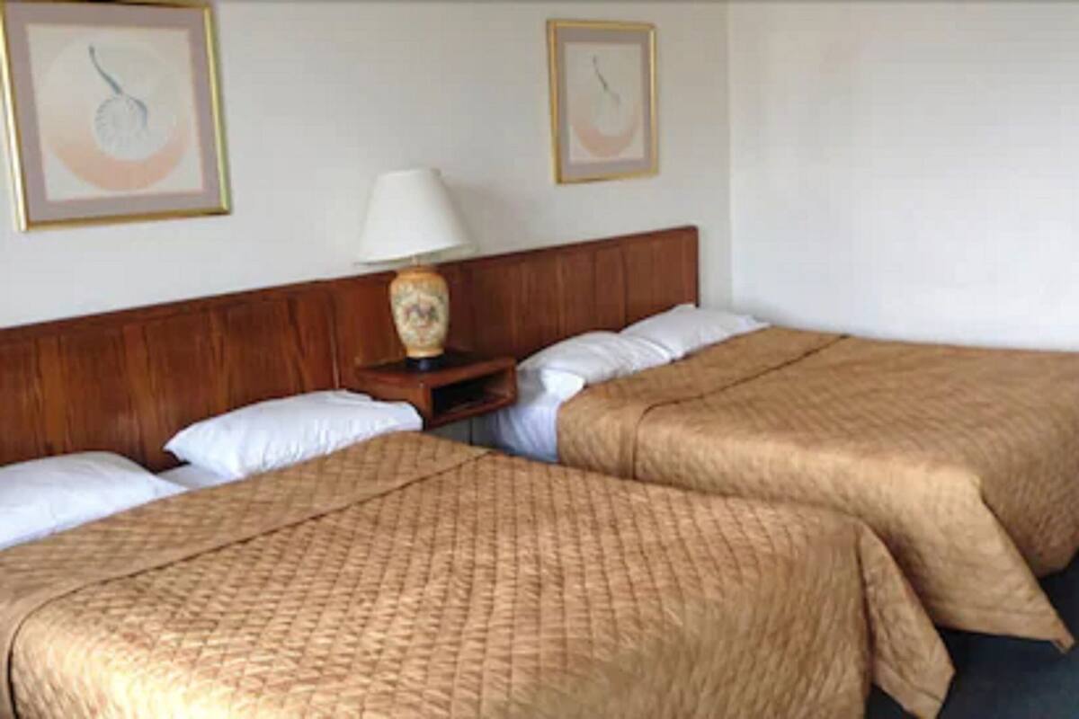 1 bilik tidur, meja, ruang kerja komputer riba