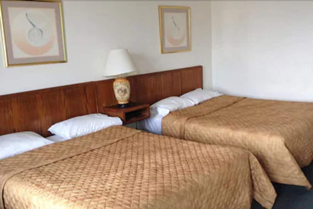 1 bilik tidur, meja, ruang kerja komputer riba