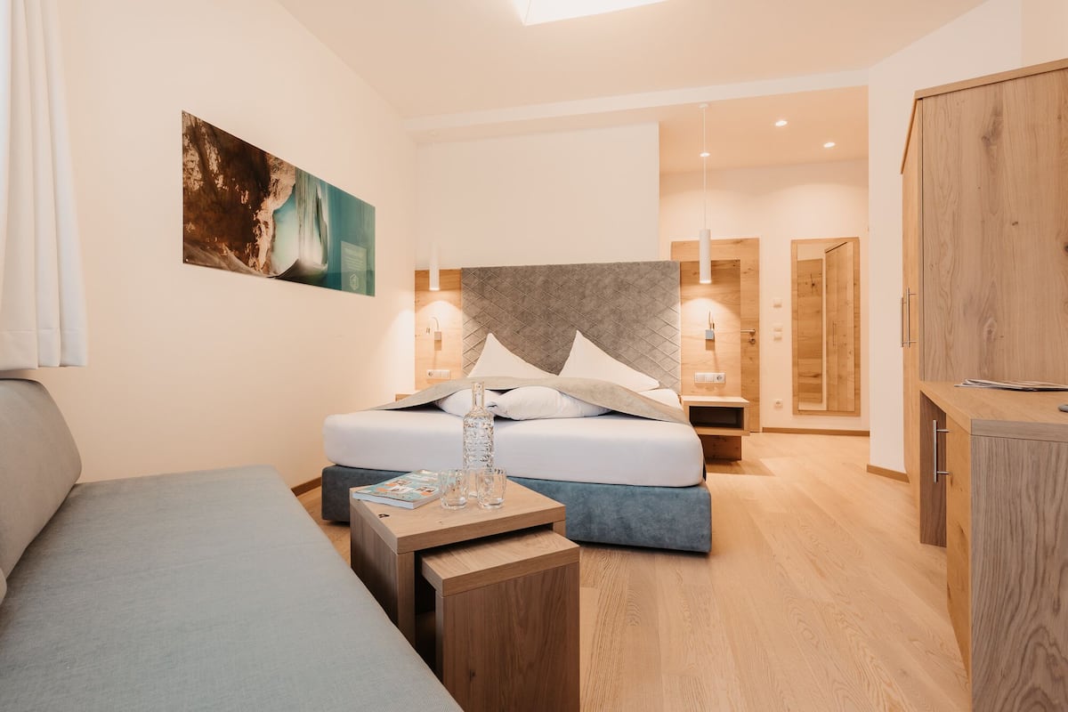 1 slaapkamer, luxe beddengoed, donzen dekbedden, een kluis op de kamer