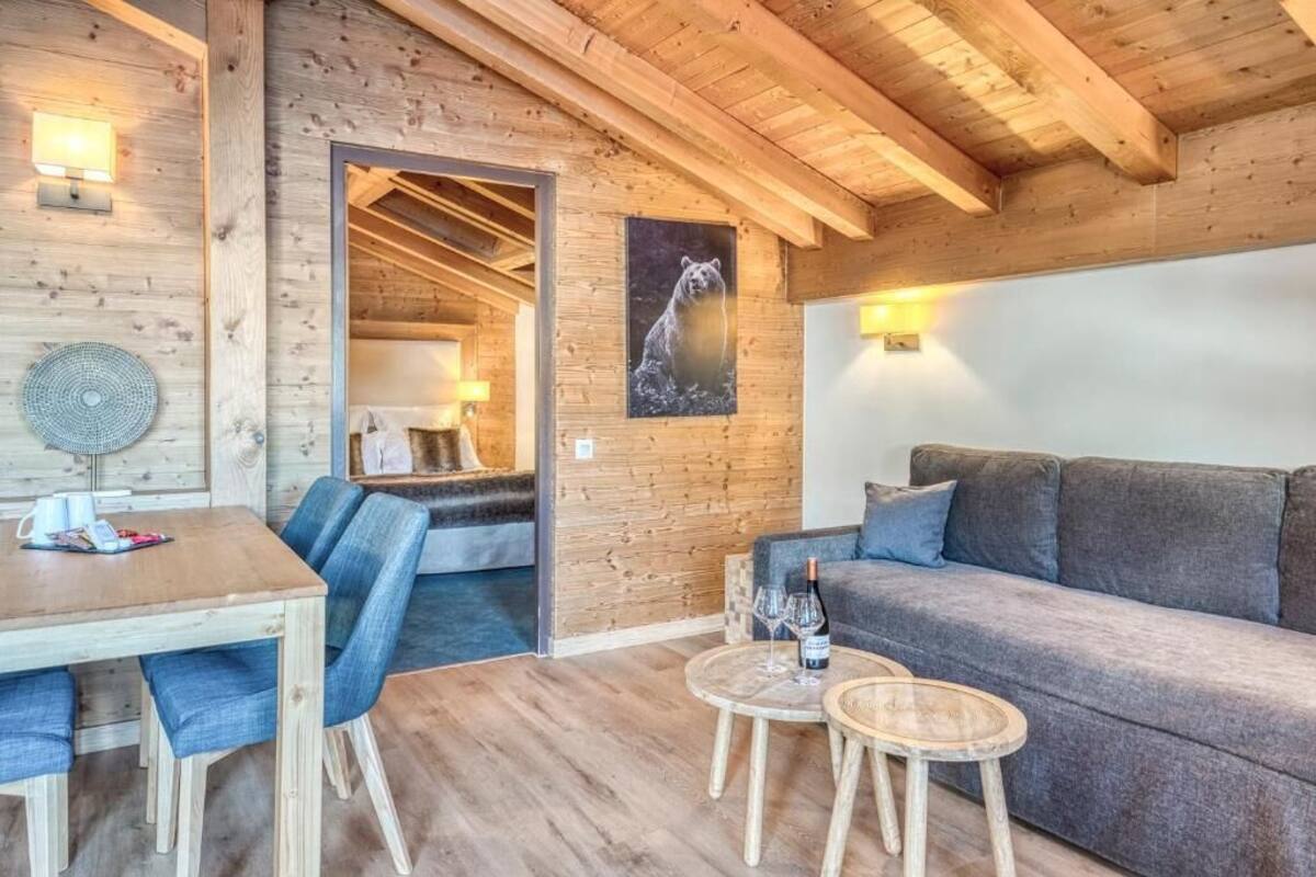 Suite Megève | Bộ đồ giường cao cấp, két bảo mật tại phòng 