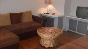 TV - Hôtel Belazur (Calais)