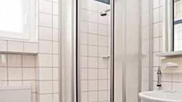 Dusche, kostenlose Toilettenartikel, Haartrockner