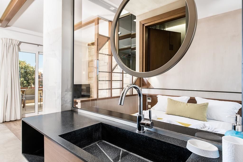 junior studio suite, balcony, sea view | 1 bedroom, premium bedding, pillow-top beds, in-room safe