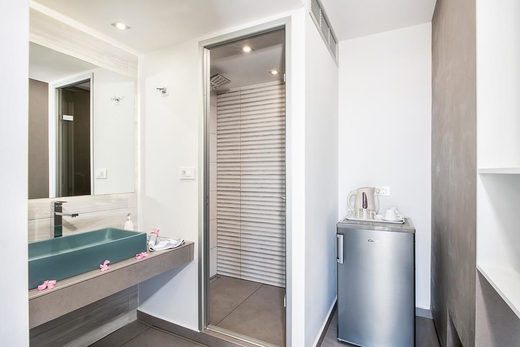 superior double room, sea view | 1 bedroom, premium bedding, pillow-top beds, in-room safe