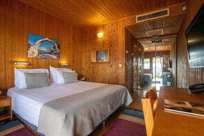 Standard Wooden Room | In-room safe, desk, soundproofing, iron/ironing board - Logos hotel in Yad Hashmona (Mateh Yehuda)