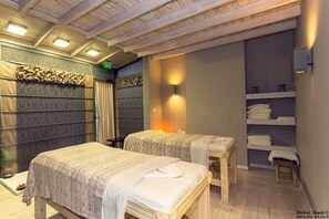 Couples treatment room(s), sauna, hot tub, steam room