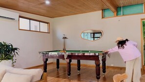 Lobby-Lounge