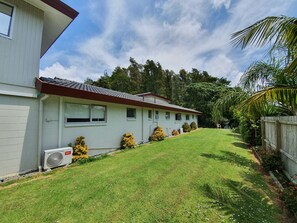 Quang cảnh sân vườn