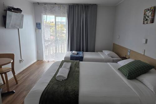 Double Studio | Laptop workspace, iron/ironing board, free WiFi, bed sheets