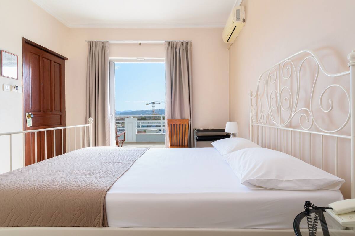 Superior Room, 1 Twin Bed | In-room safe, desk, WiFi (free), bed sheets