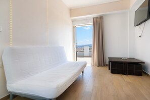 Habitación superior con 1 cama matrimonial o 2 individuales | Caja de seguridad en la habitación, escritorio y wifi gratis