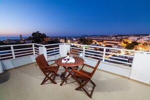 Terrace/patio - Archontiki City Hotel (Chania)
