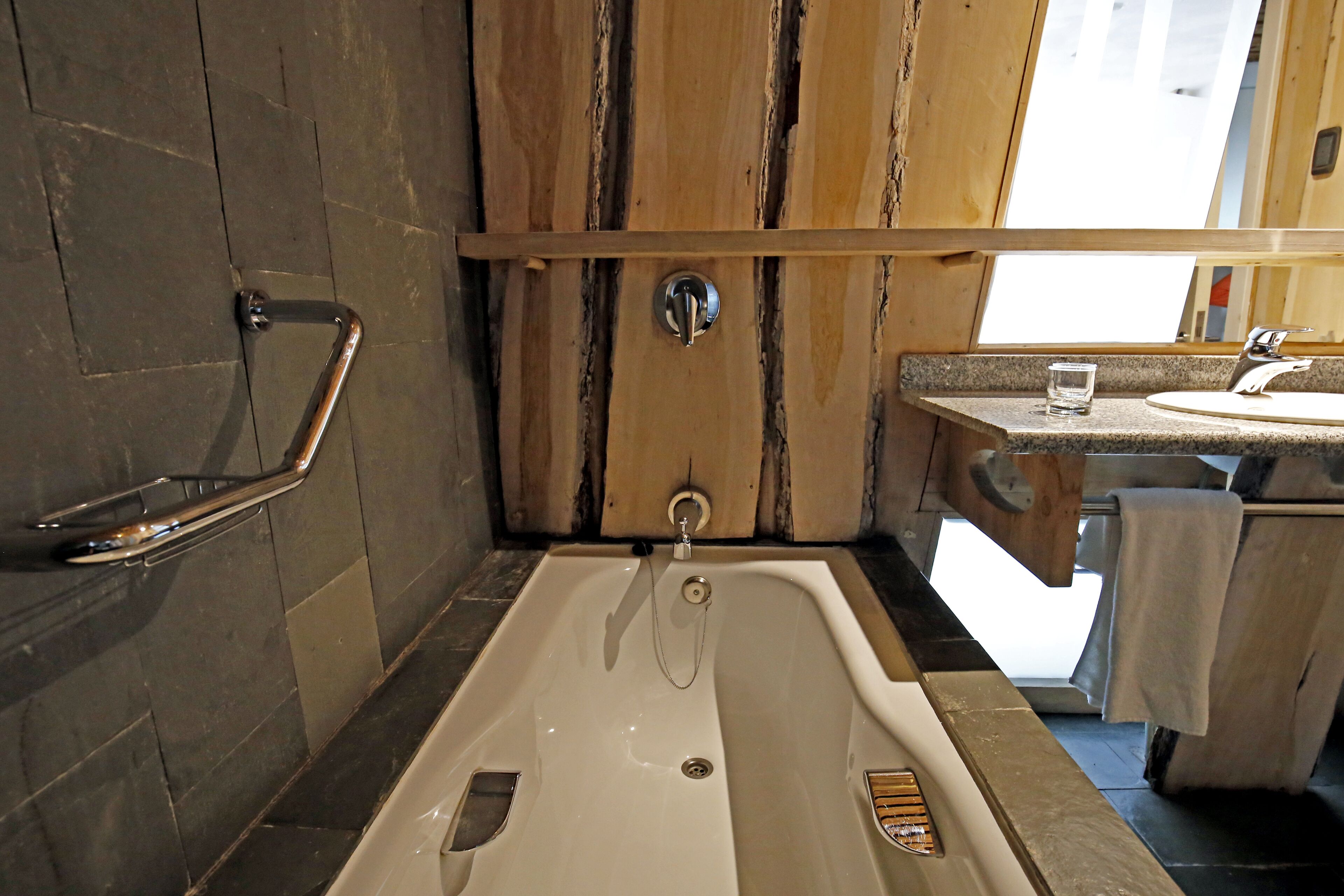 1 bedroom, down duvets, in-room safe, bed sheets