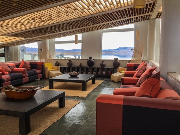Interior - Remota Hotel (Natales)