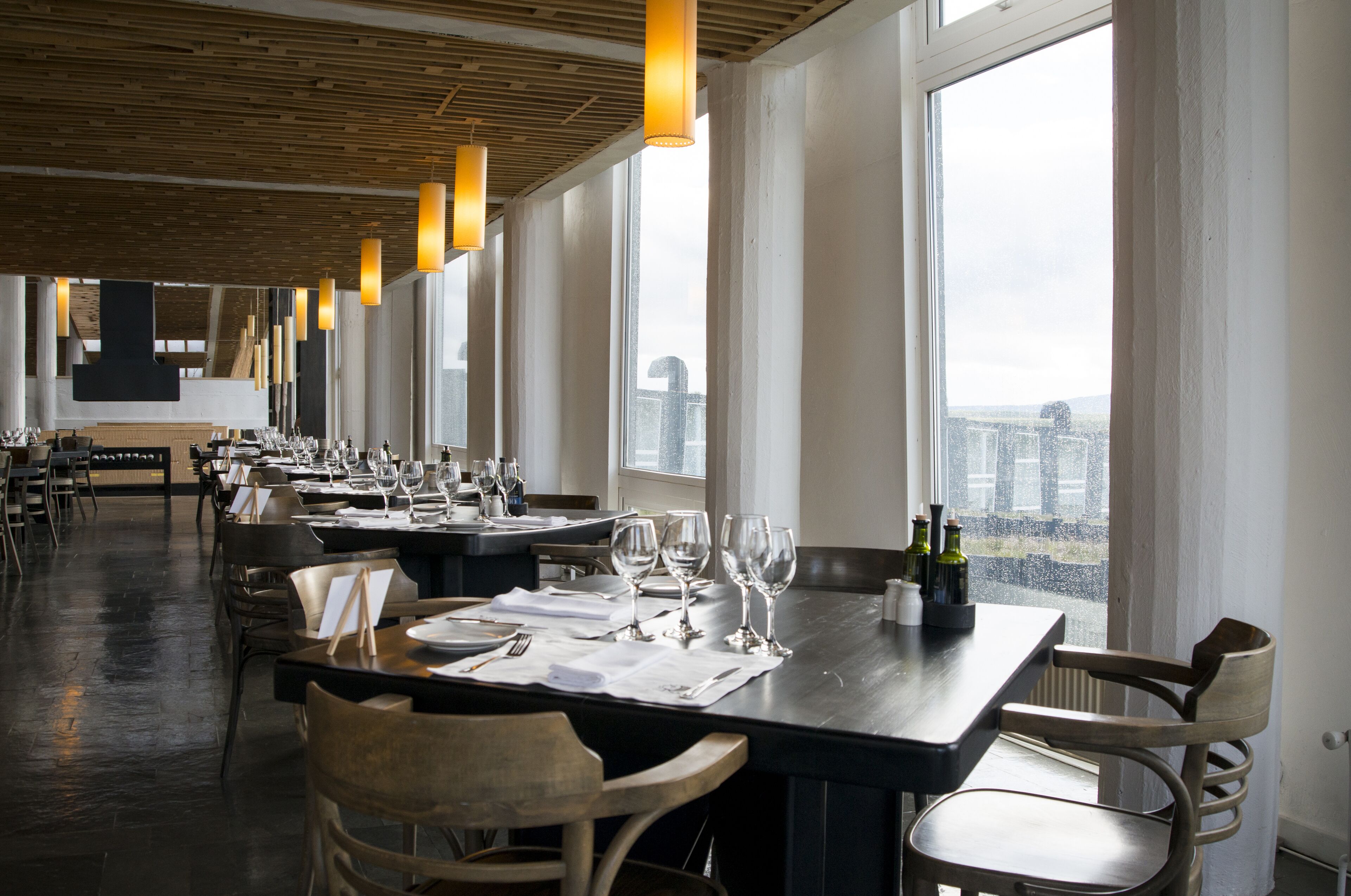 breakfast, lunch, dinner served; sea views