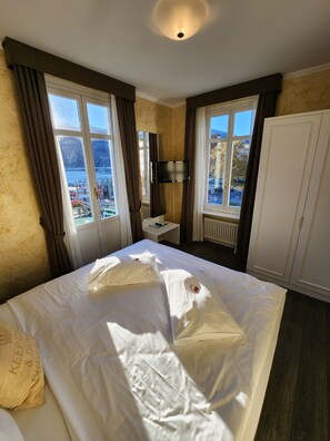 Chambre Double Supérieure, balcon, vue lac | Vue de la chambre