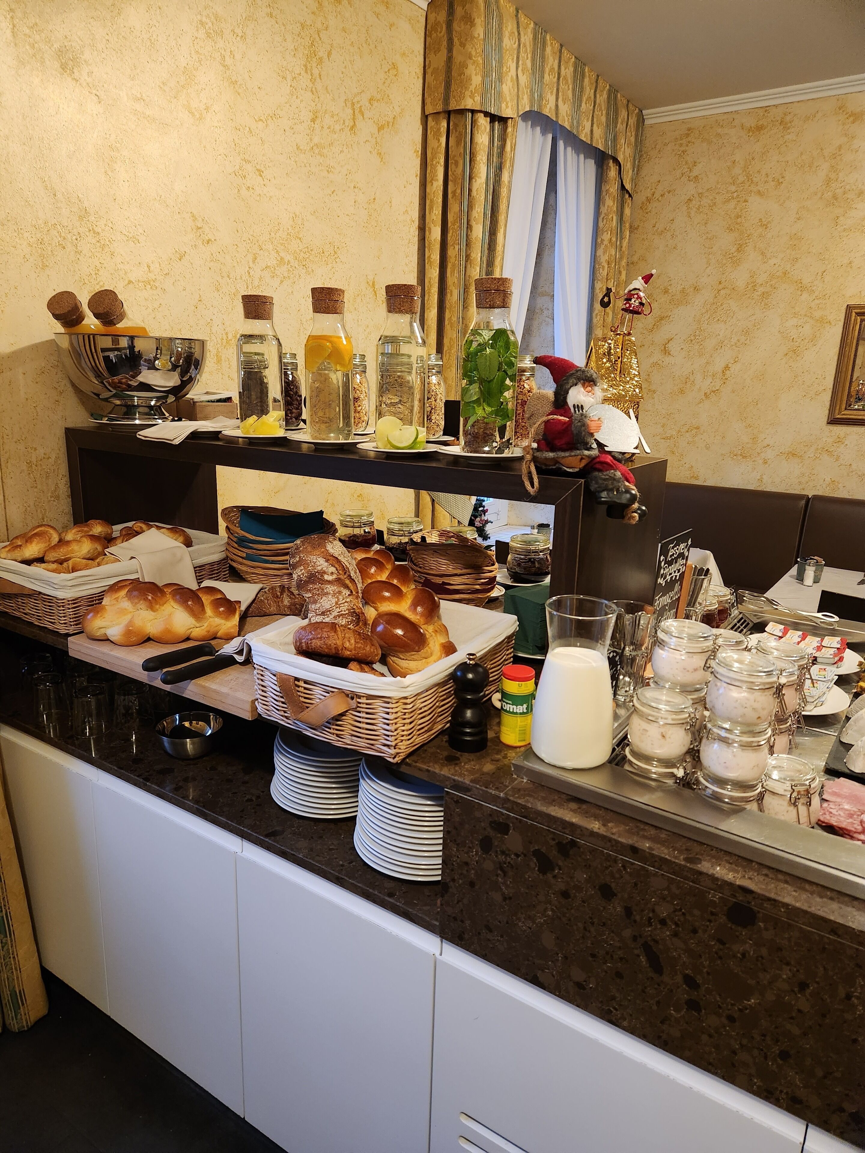 Petit déjeuner composé de spécialités régionales compris tous les jours