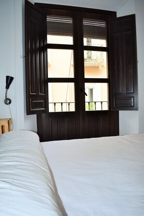 Double or Twin Room, Shared Bathroom | Free WiFi, bed sheets - Pension Castil (Granada)