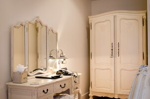 Double Room, Ensuite | Individually decorated, individually furnished, desk, laptop workspace