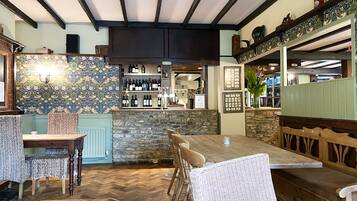 Bar (in der Unterkunft)