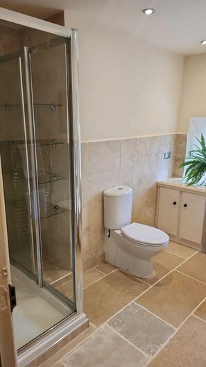 Apartment, Ensuite | Bathroom