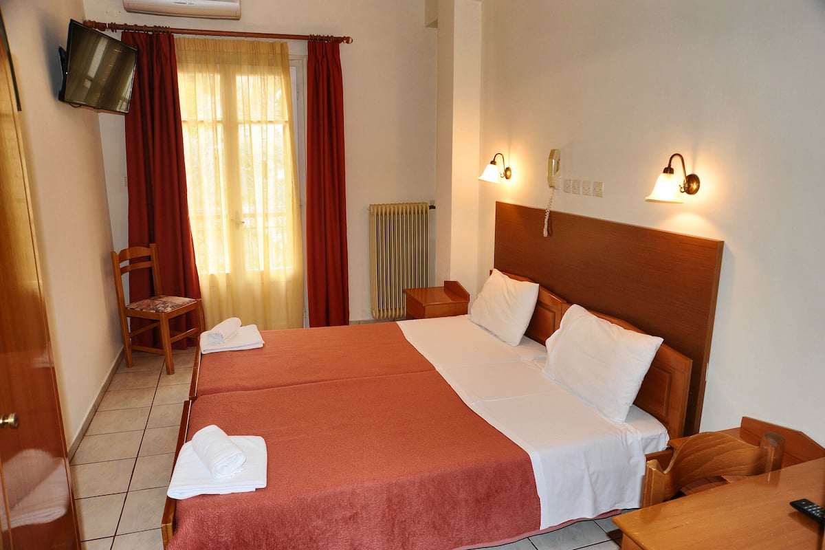 Desk, free WiFi, bed sheets