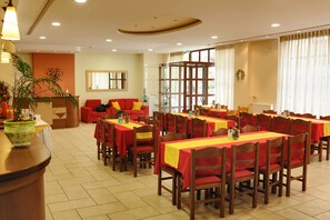 Free daily buffet breakfast  - Castri (Delphi)
