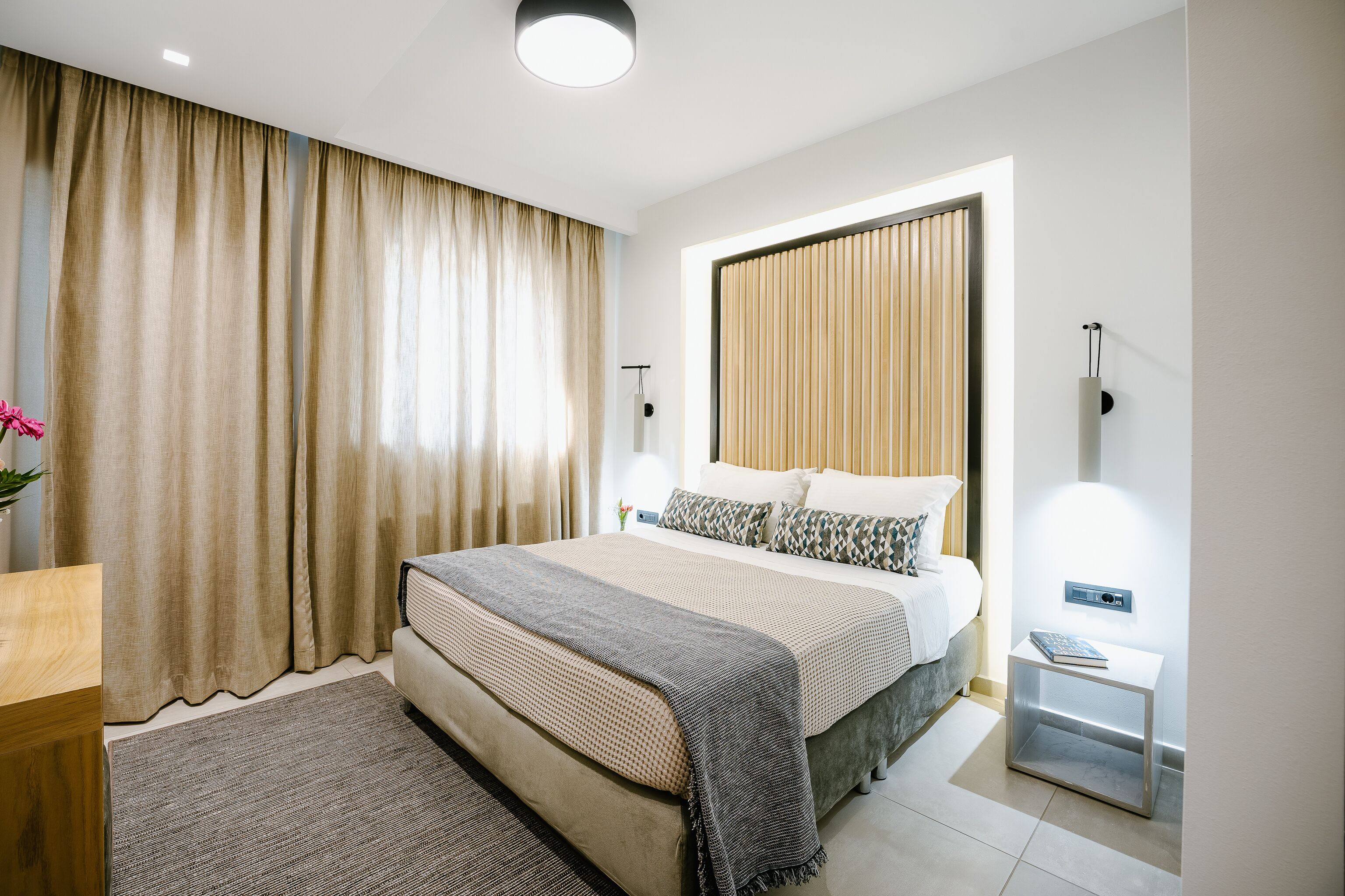 luxury suite | 1 bedroom, premium bedding, down duvets, in-room safe