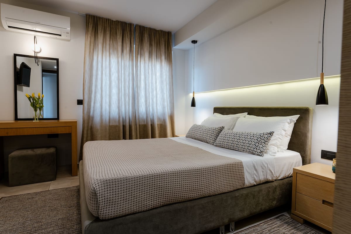 Appartamento Luxury, al piano terra | 1 camera, biancheria da letto di alta qualità, copriletto in piuma