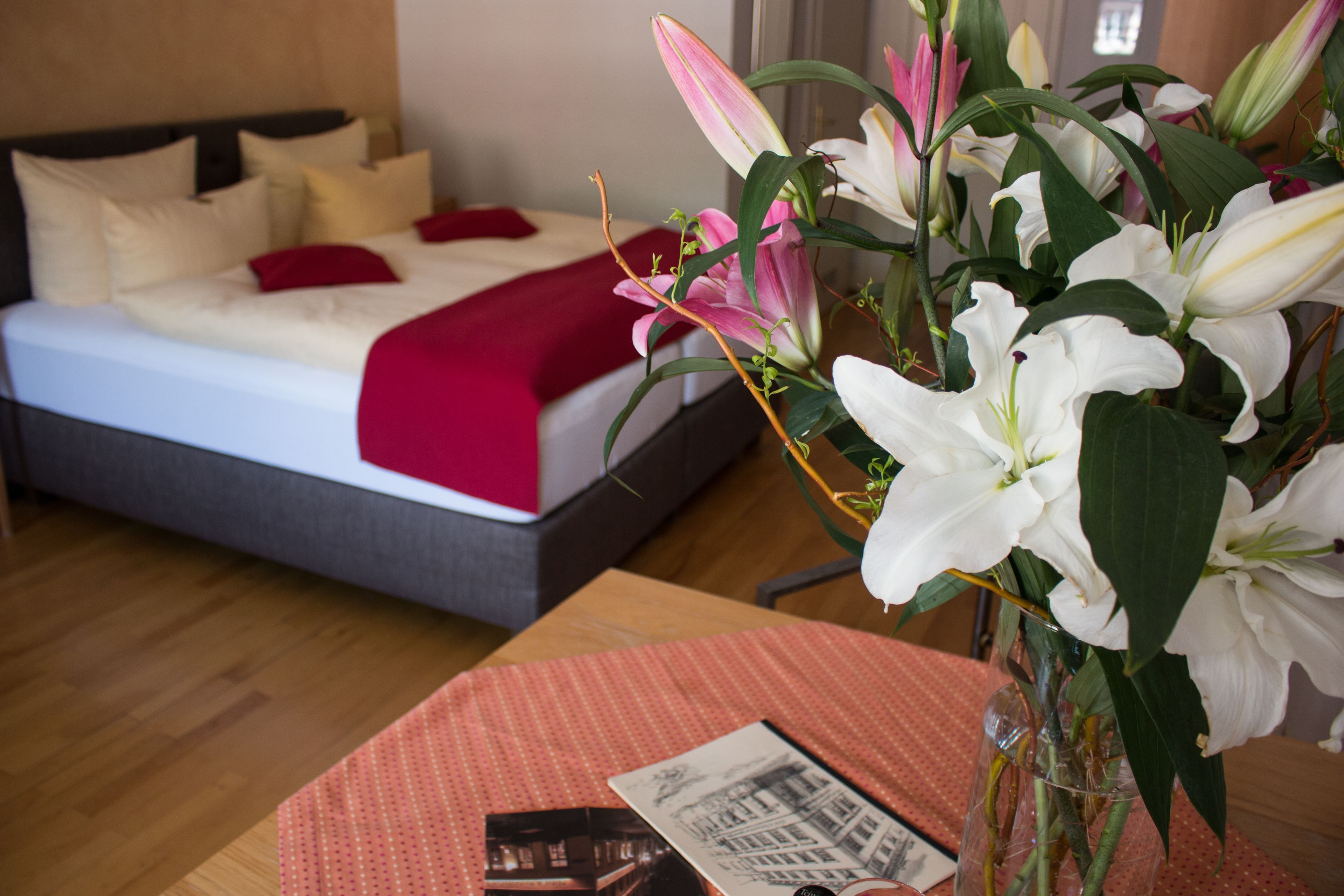 doppelzimmer zur einzelnutzung | hypo-allergenic bedding, down duvets, minibar, desk