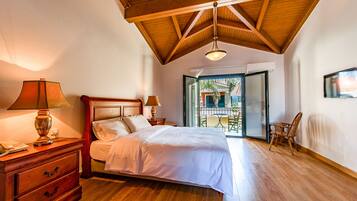Standard Room with Garden View | Insonorización, wifi gratis y ropa de cama