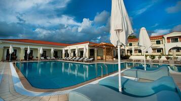 Außenpool, Liegestühle