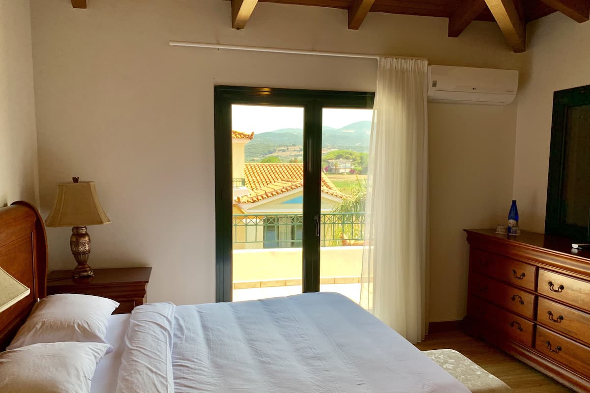 One Bedroom Apartment with Garden view | Soundproofing, free WiFi, bed sheets