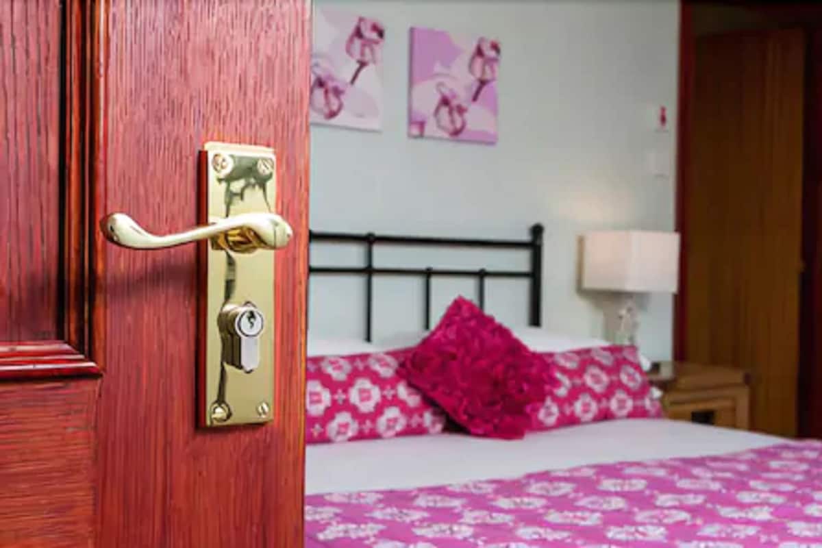 Standard Double Room | Blackout drapes, soundproofing, iron/ironing board, free WiFi