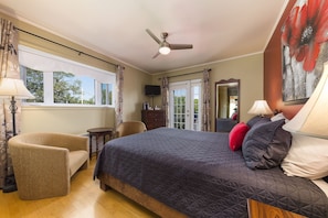 Superior Room, Balcony, River View (Les roses) | Iron/ironing board, free WiFi - Auberge Fleurs de Lune (La Malbaie)