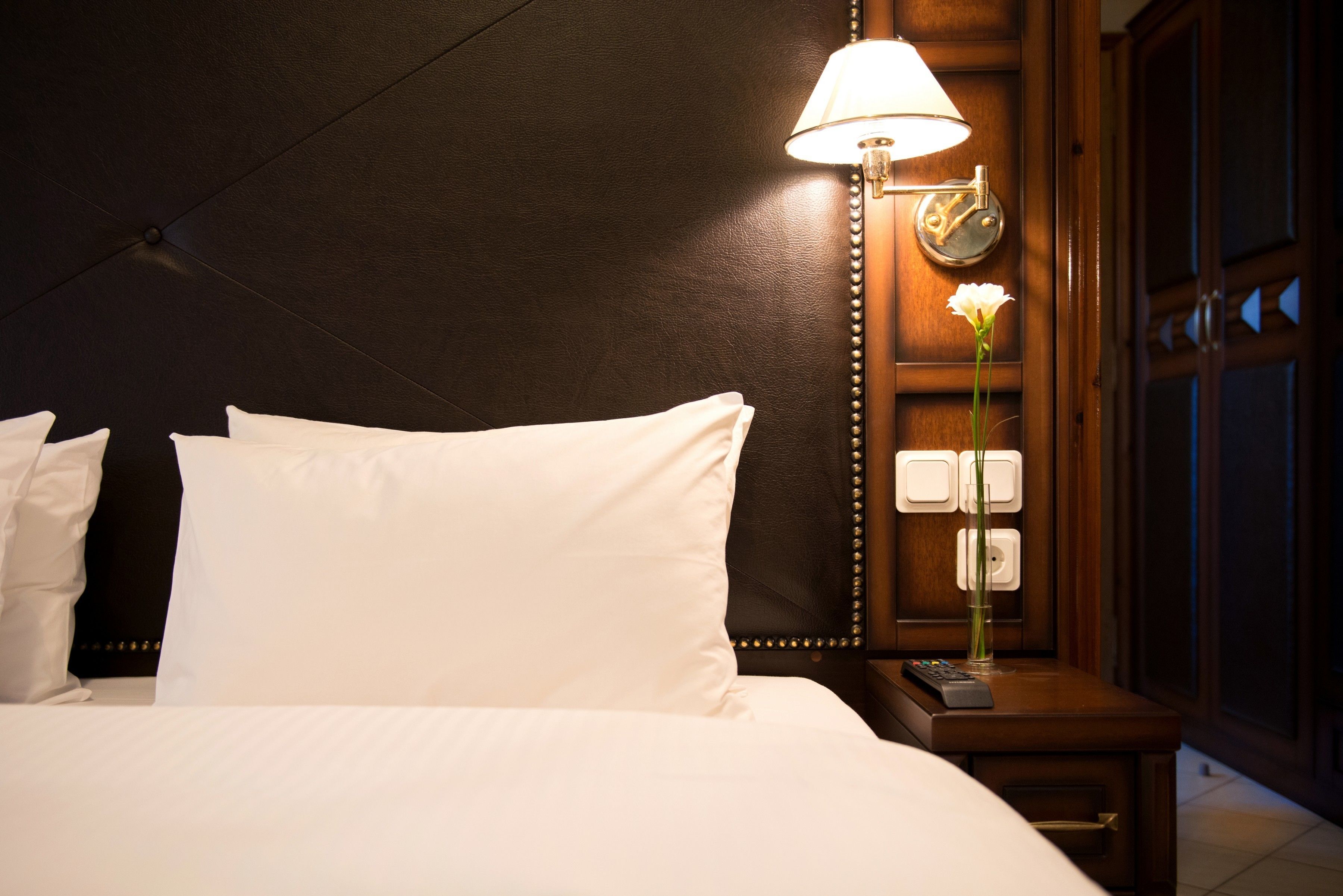 family room | in-room safe, soundproofing, free wifi