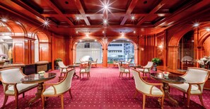 ด้านหน้าที่พัก - ตอนเย็น/กลางคืน