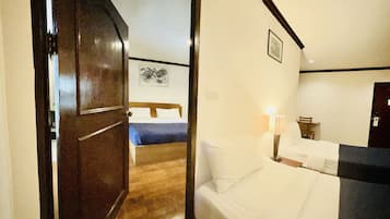 Deluxe Family room | 1 kamar tidur, isi minibar gratis, brankas, dan meja kerja