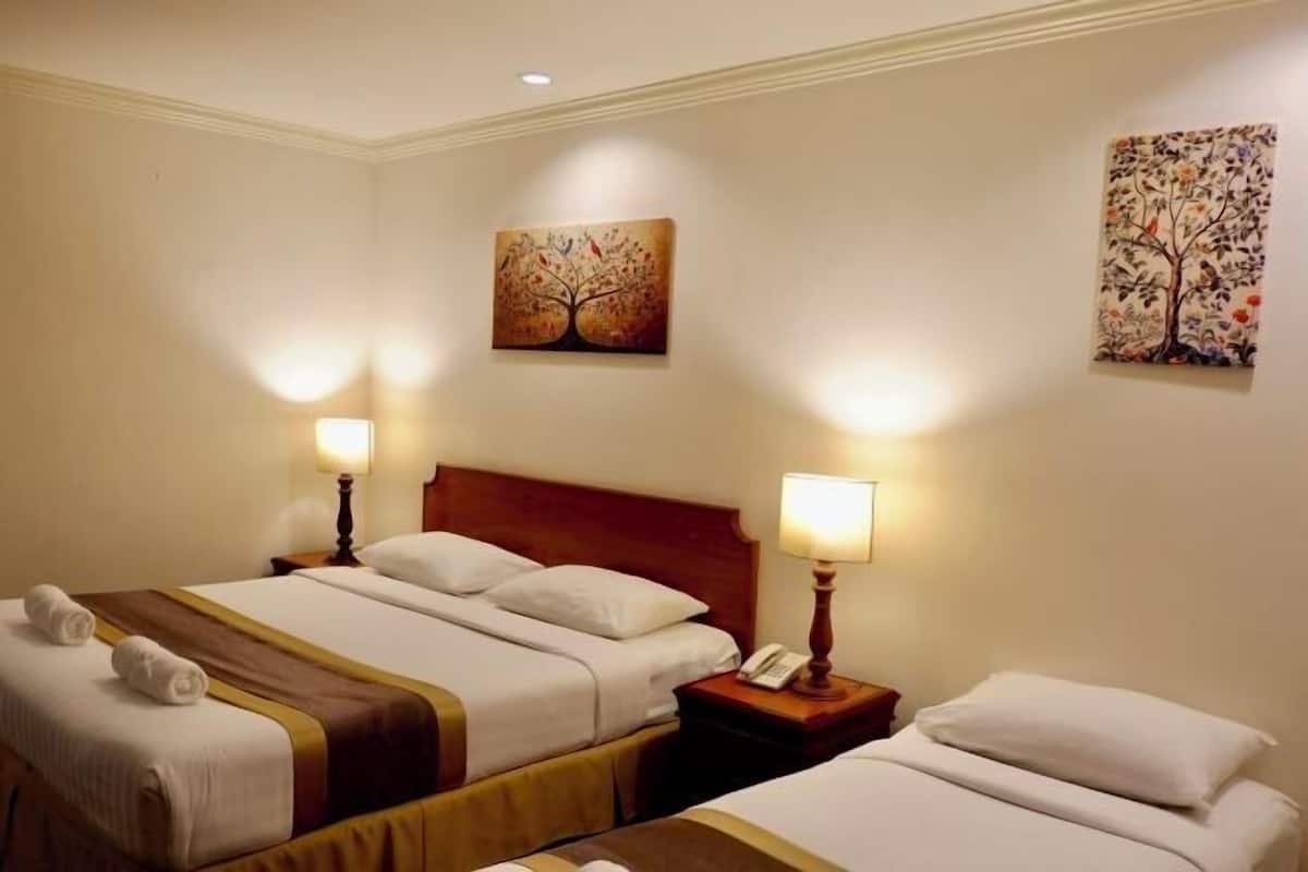 1 bedroom, free minibar items, in-room safe, desk